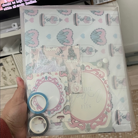 Honey Bee babe box from thehoneybshop - Picture 1 of 4